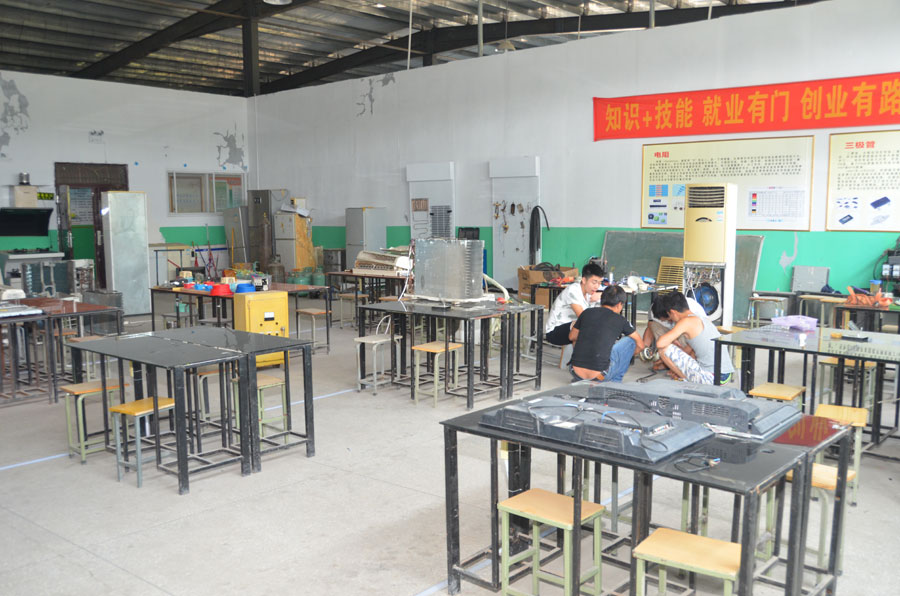 郑州长城科技中等专业学校家电维修与制冷维修实训场地