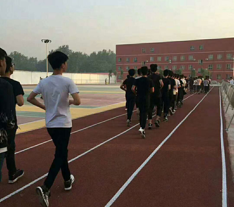郑州长城科技中等专业学校运动场