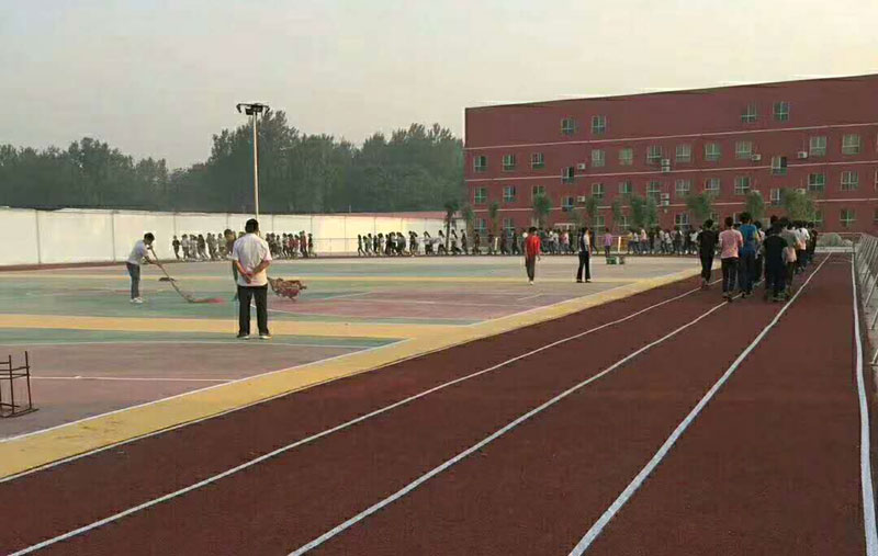 郑州长城科技中等专业学校塑胶跑道运动场